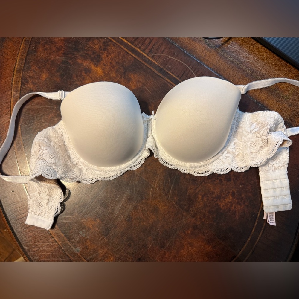 Victoria's Secret Elegant Lace Bra - white